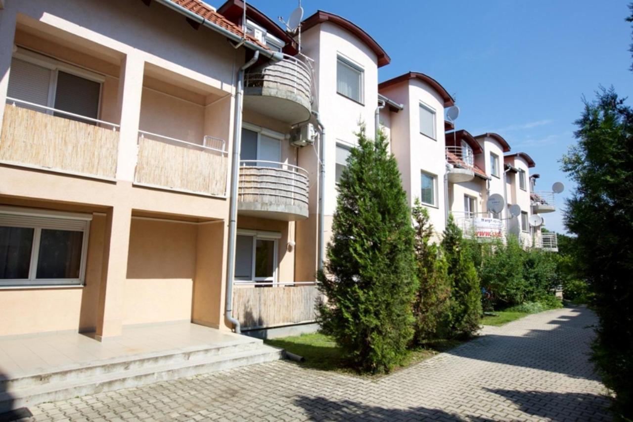 Zoli Apartmanok -Nori Koelcsey 32 Hajduszoboszlo Exterior photo